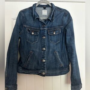 Great condition woman’s Jcrew denim jacket size M.